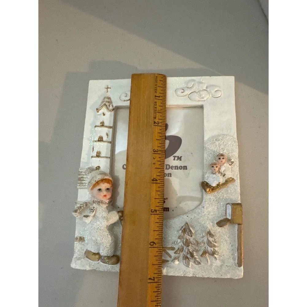 Christine & Denon Collection Winter Scene 3D Picture Frame 3.5x5 White Gold